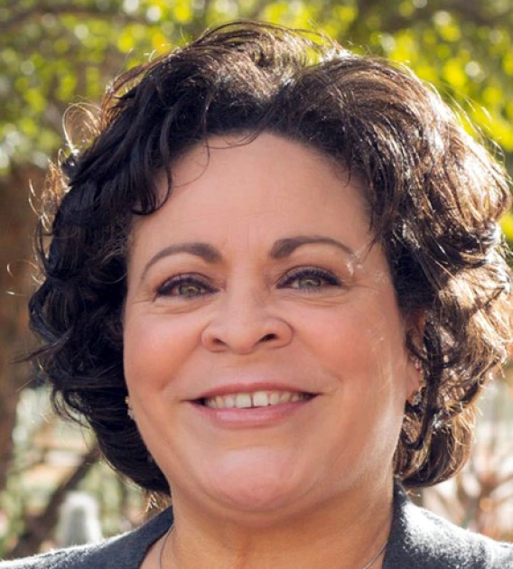 Cindy Kaiser Headshot