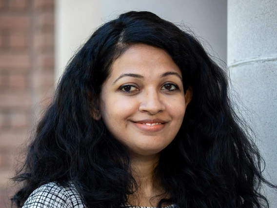 Sridevi Krishnan Headshot